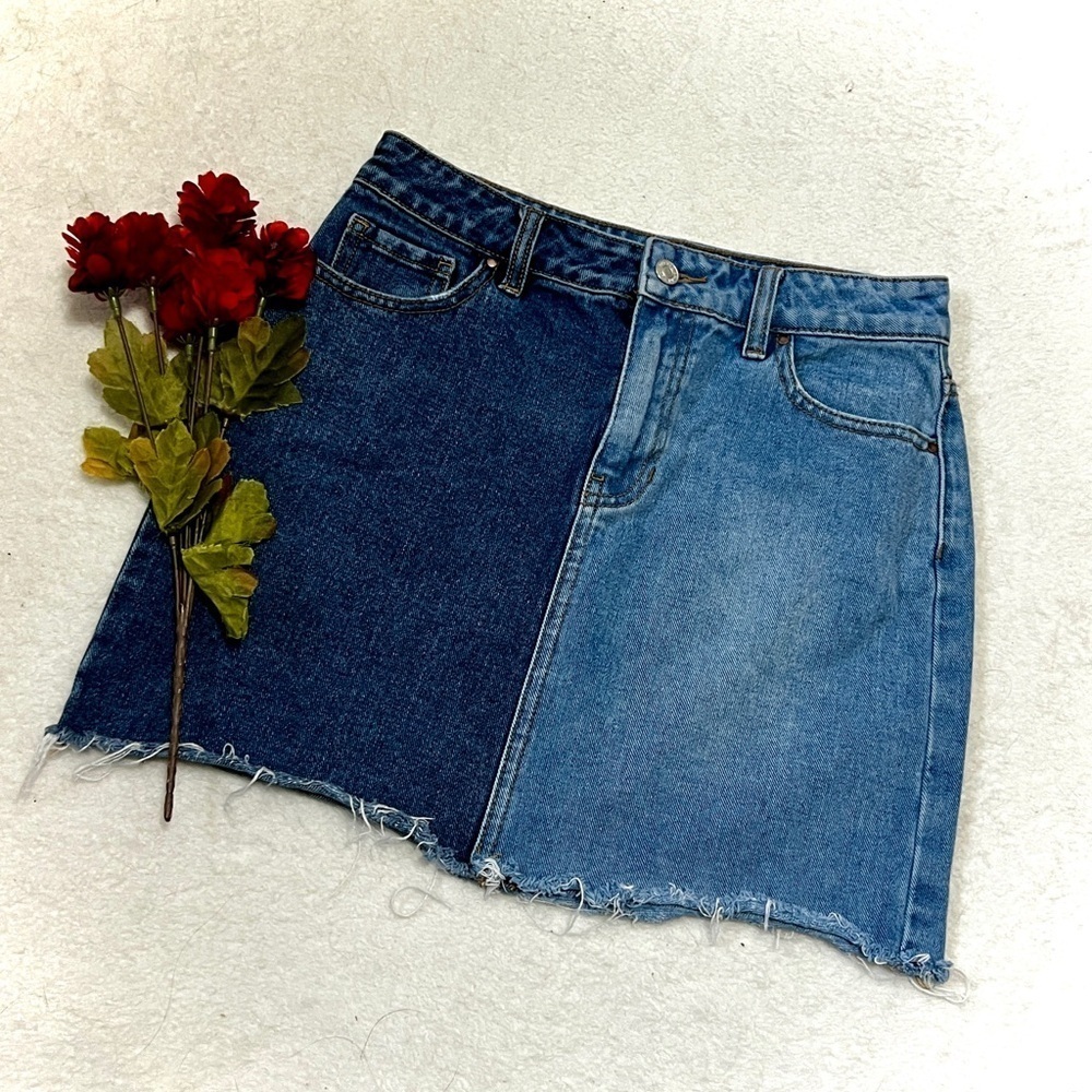 PACSUN Two Tone Frayed Hem Denim Mini Skirt - Size 25 (measures 28")